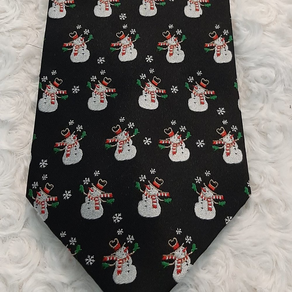 Festive Hallmark Graphic Snowman Christmas Winter holiday Tie Quirky Cheerful